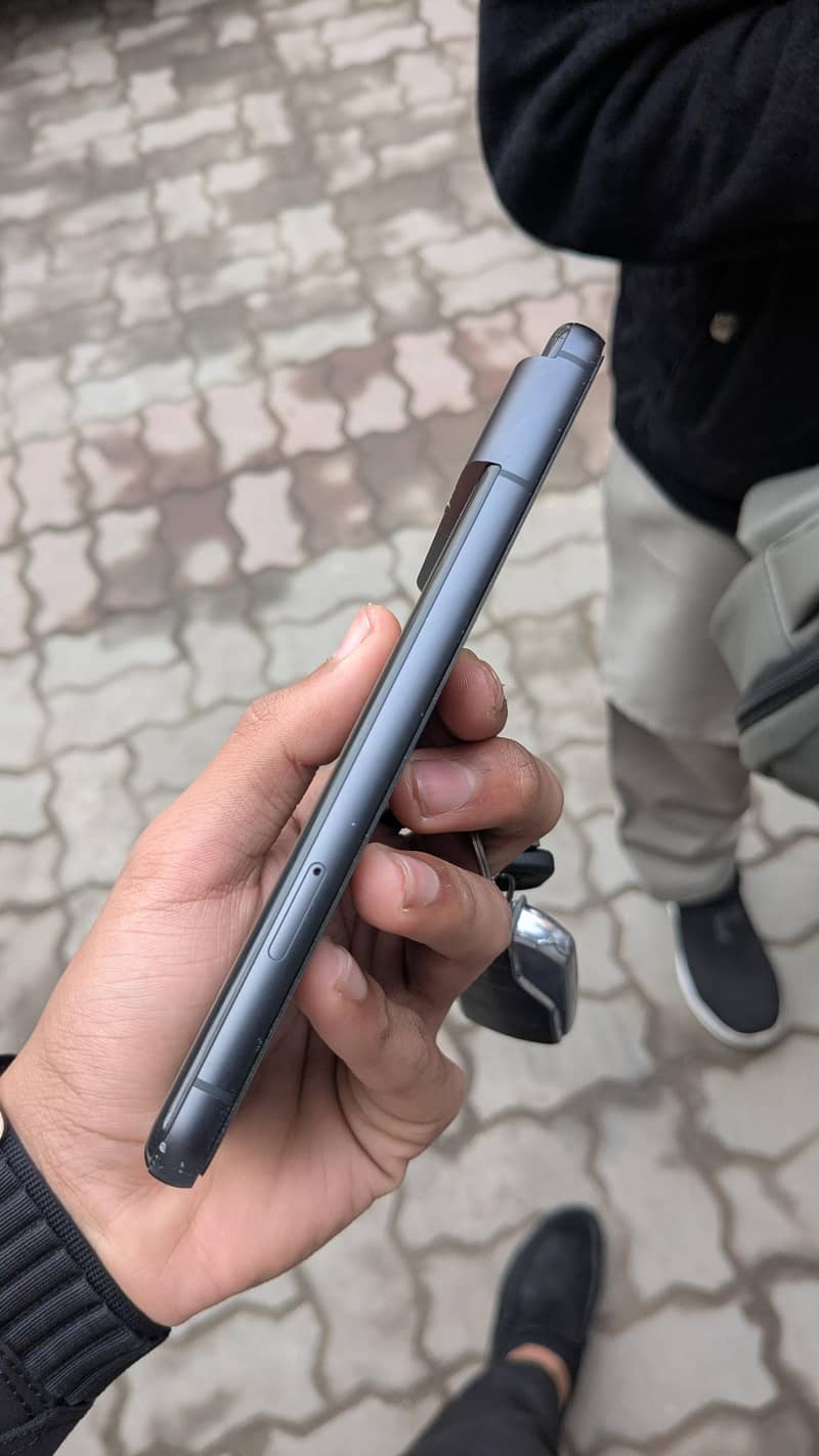Google Pixel 8 4