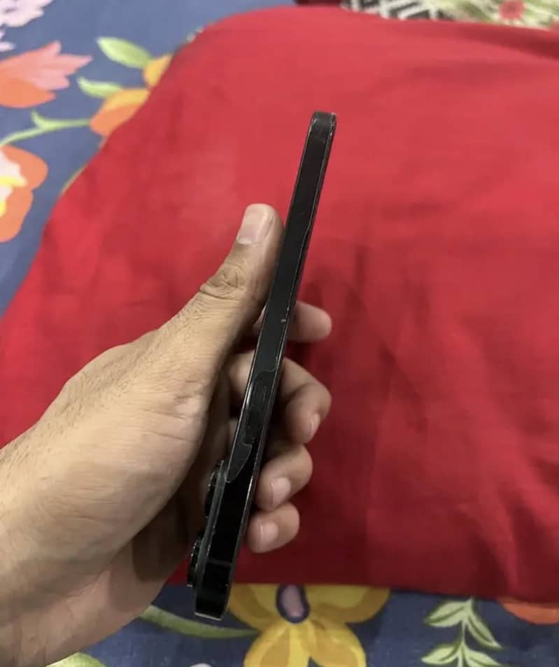 Apple iPhone 14 Pro Max 4