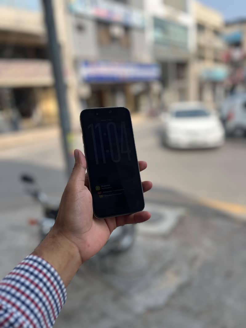 Apple iPhone 15 Pro Max 6