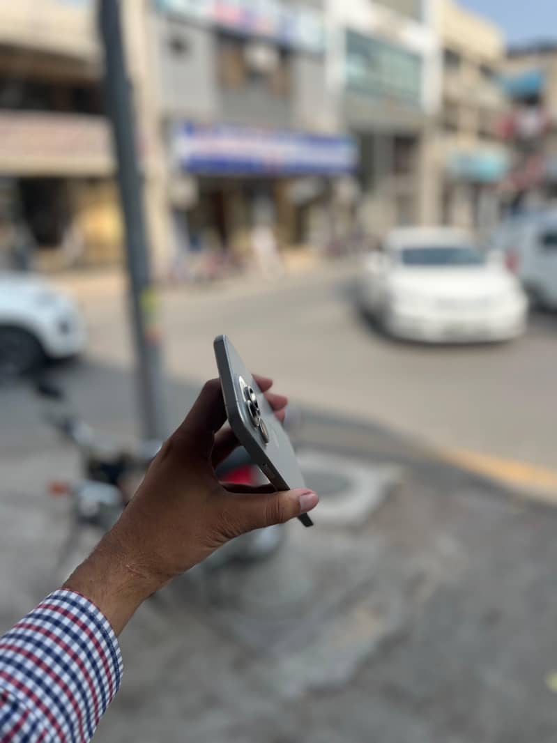 Apple iPhone 15 Pro Max 7