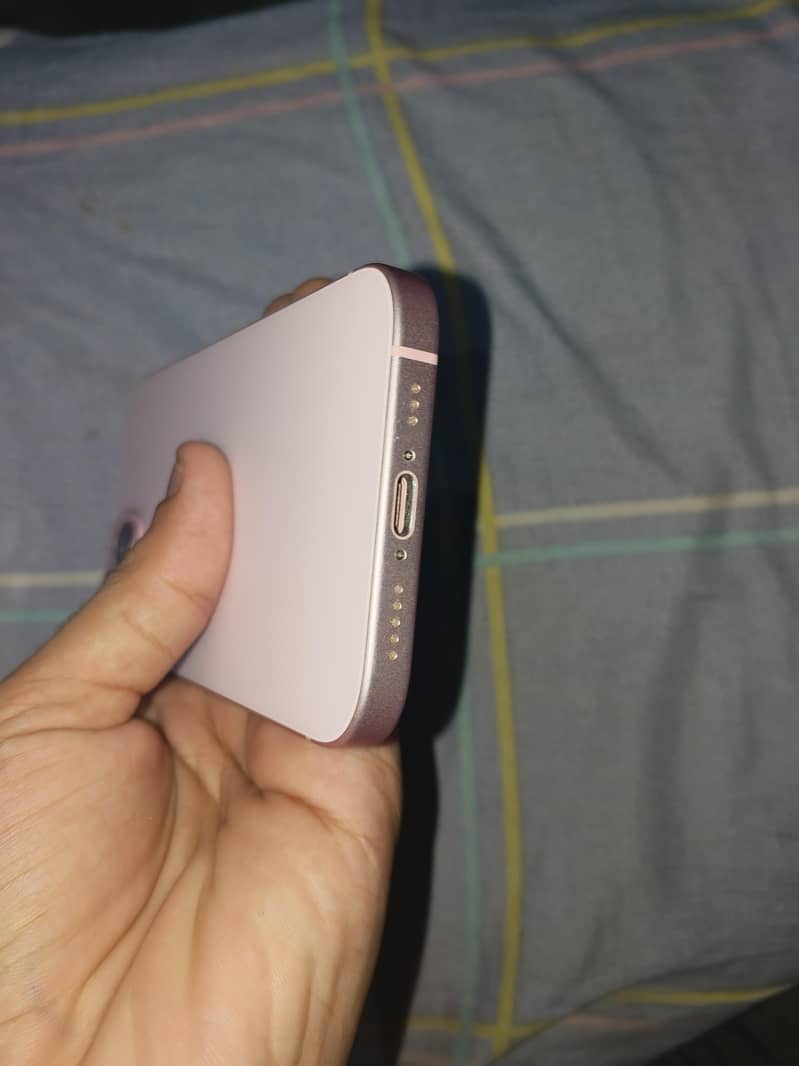Apple iPhone 15 3