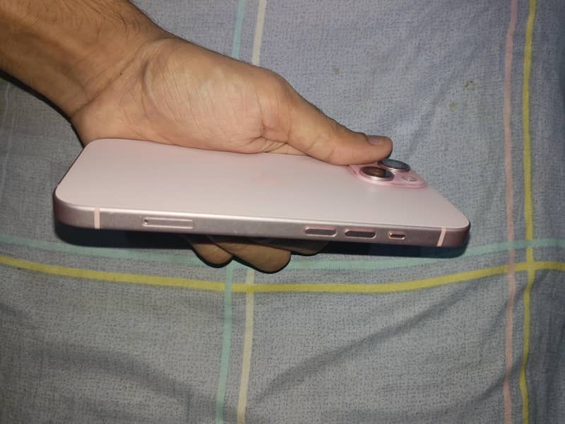 Apple iPhone 15 7