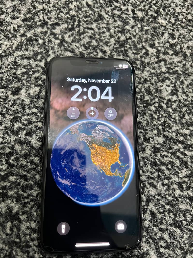 Apple iPhone XS 4
