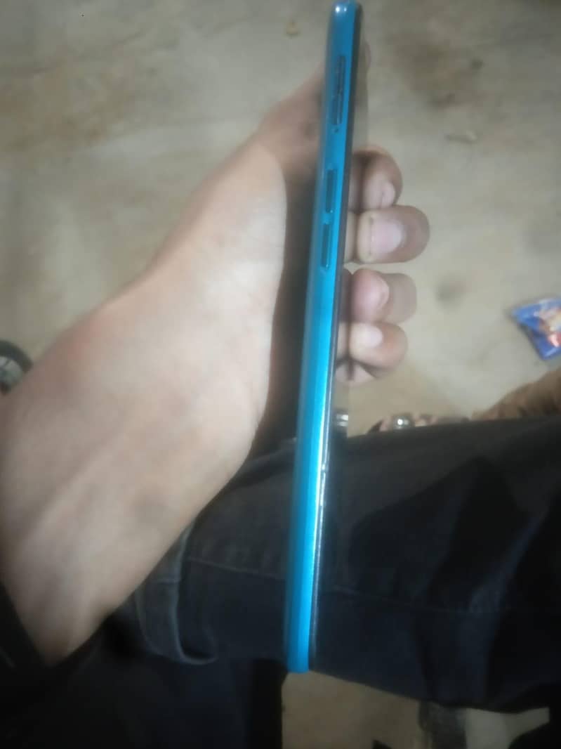 Realme 5i 4