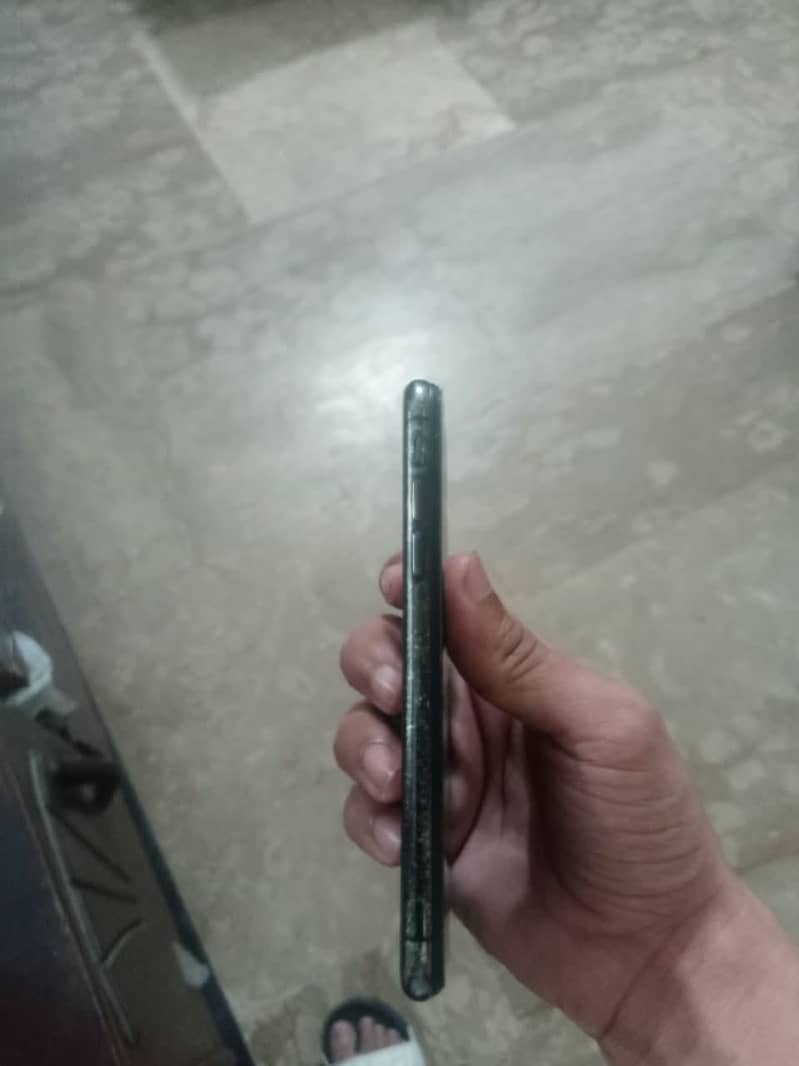Apple iPhone X 3