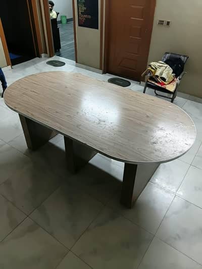 Beautiful Wooden Dining Table – Excellent Condition