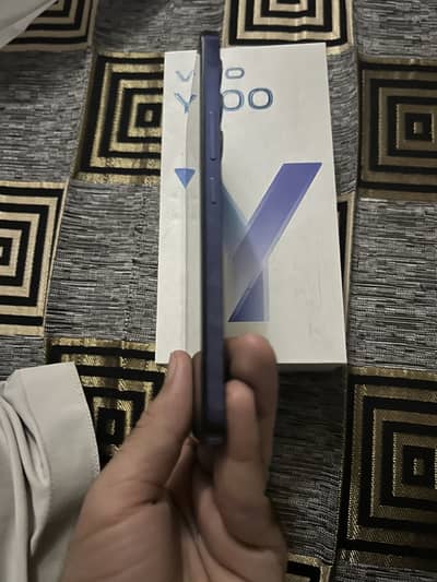 Vivo Y100
