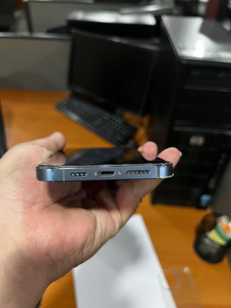 Apple iPhone 13 Pro Max 5