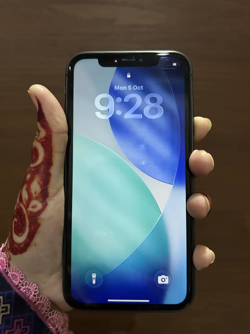 Apple iPhone 11 4