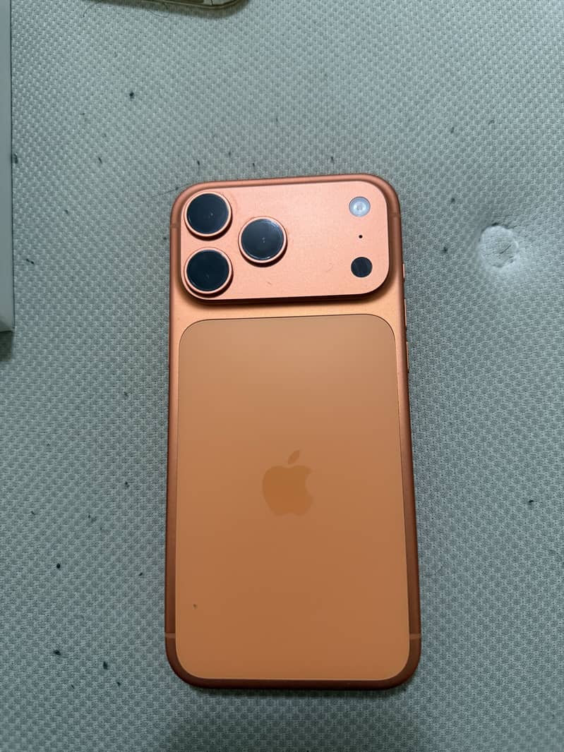 Apple iPhone 17 Pro Max 1