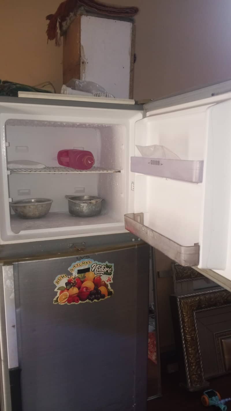 super working fridge 1