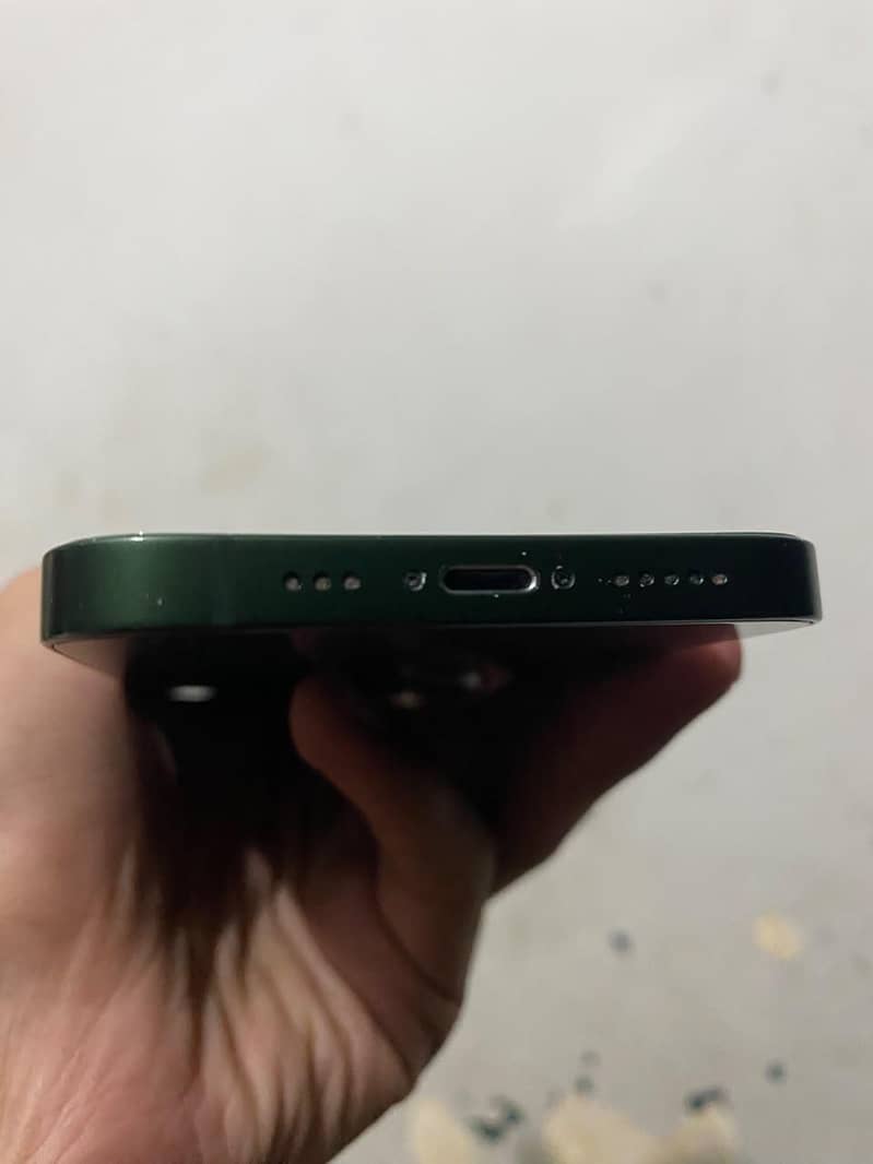 Apple iPhone 13 3