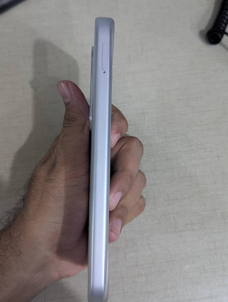 Realme C 100 3