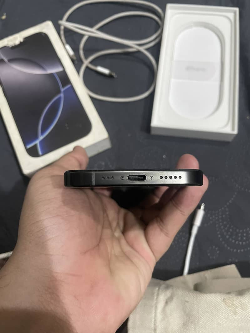 iPhone 16 Pro jv 2
