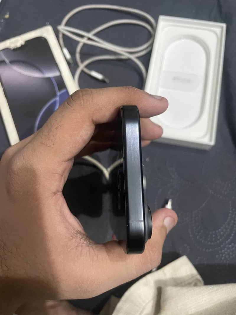 iPhone 16 Pro jv 4