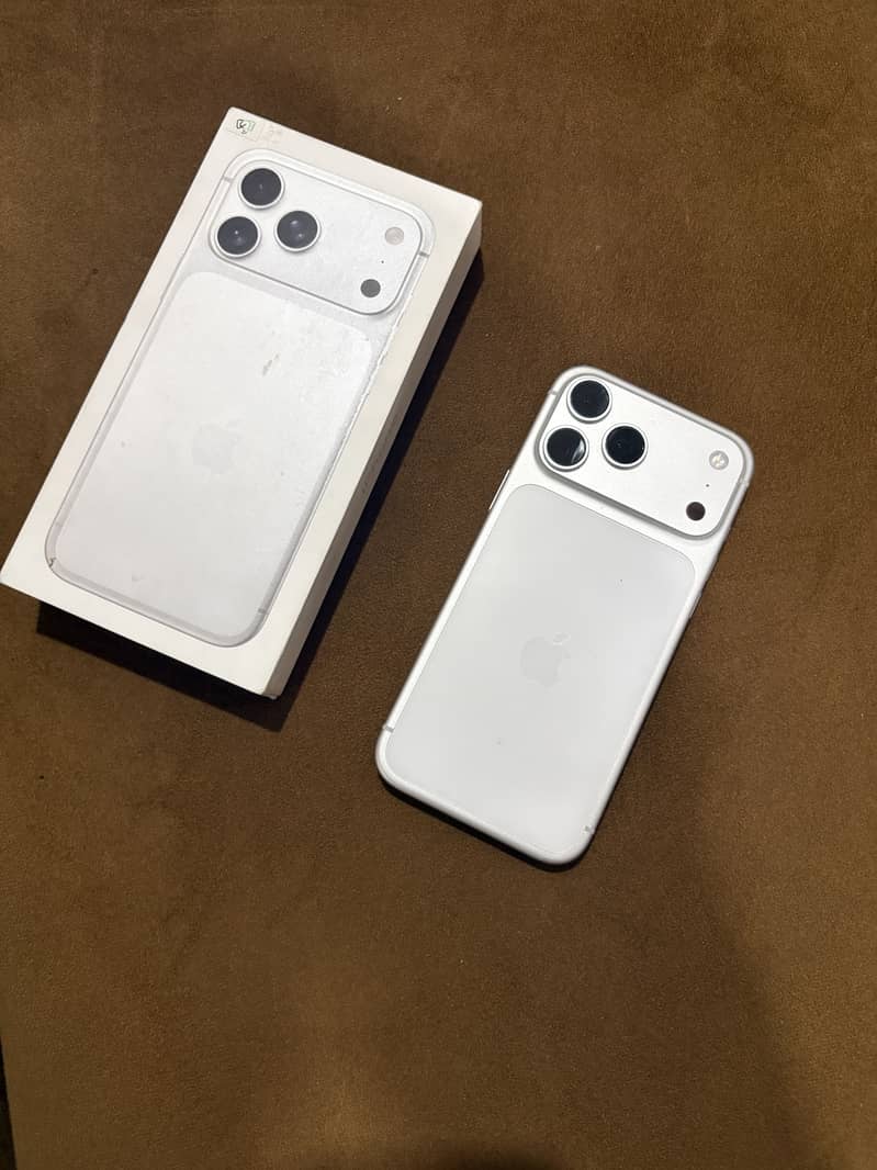 Apple iPhone 17 Pro Max 0