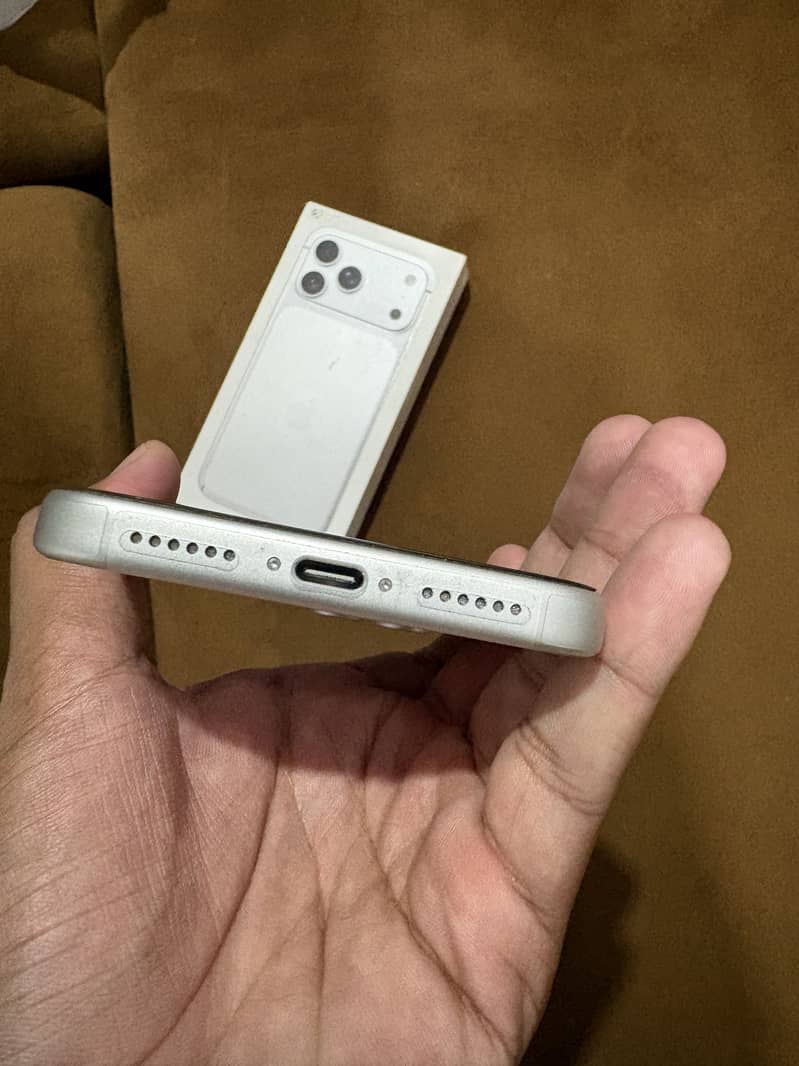 Apple iPhone 17 Pro Max 3