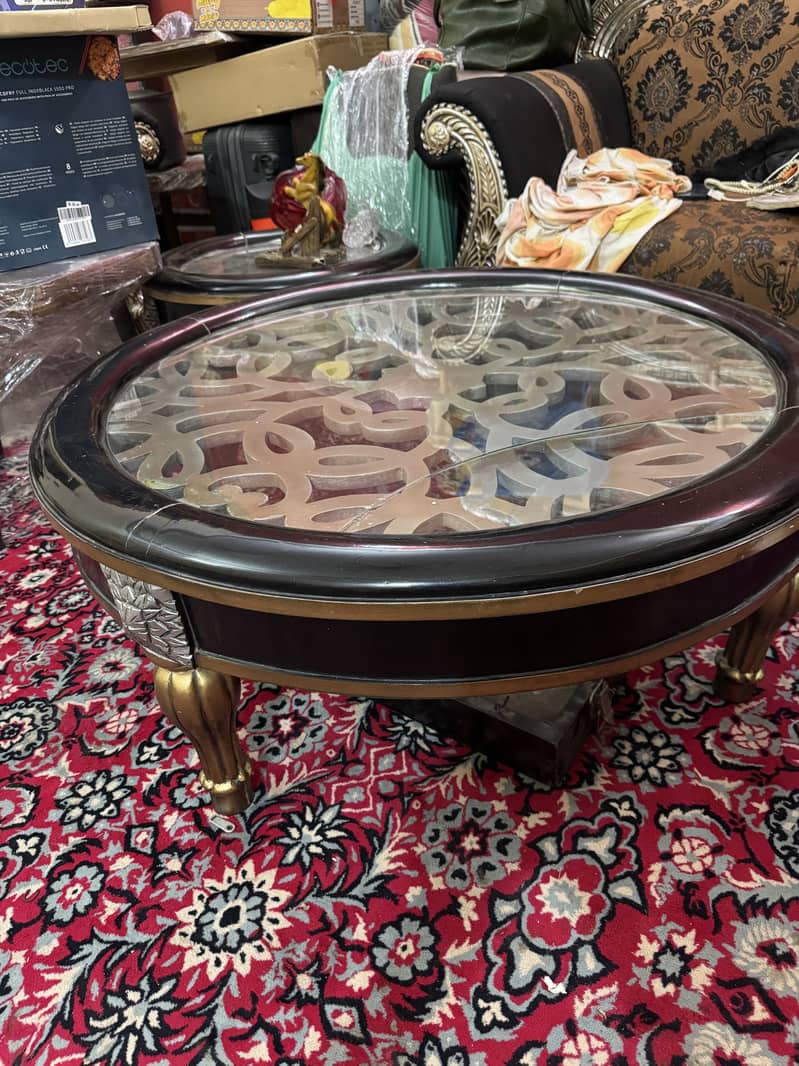 Center and side table 4
