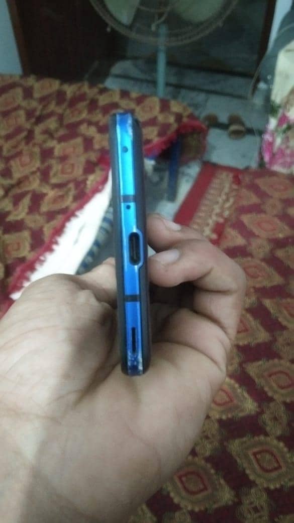 Sharp Aquos R5G 5