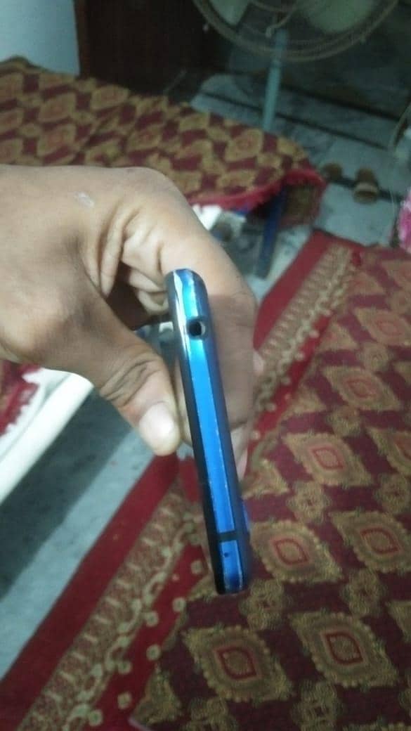 Sharp Aquos R5G 6