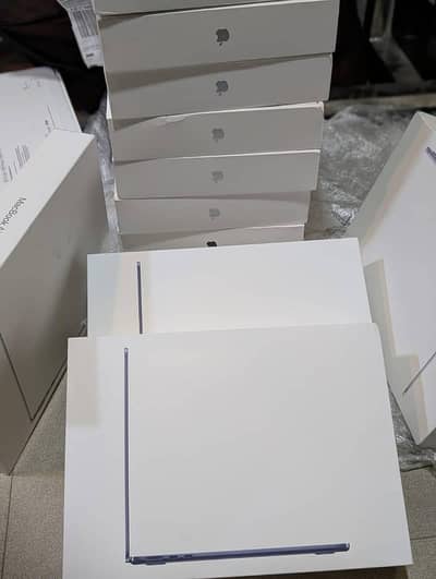 MacBook Air M5- Box pack Non-active | Brand New| Latest Model