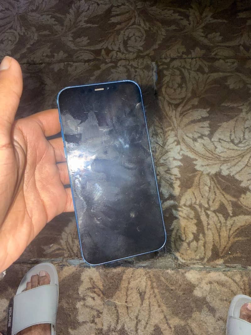 Apple iPhone 12 6