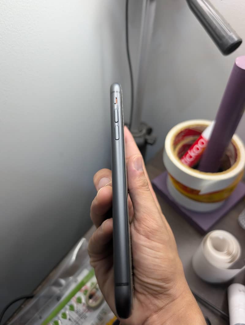 Apple iPhone 11 6