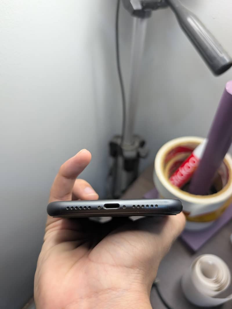 Apple iPhone 11 7