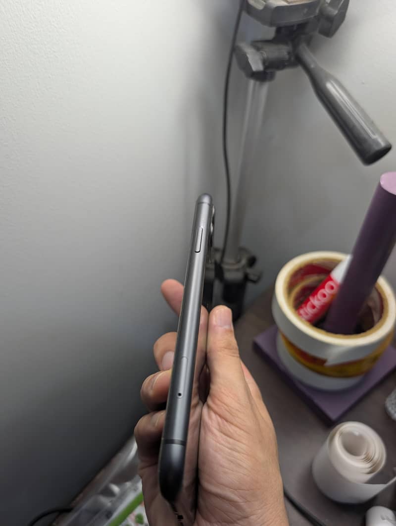Apple iPhone 11 8