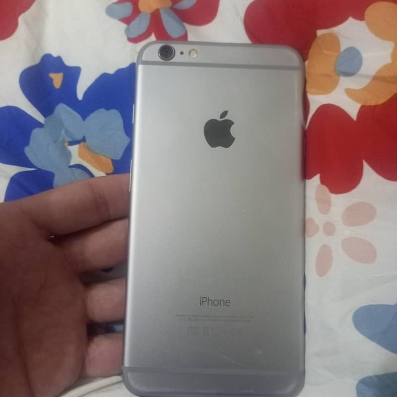 Apple iPhone 6 Plus 3