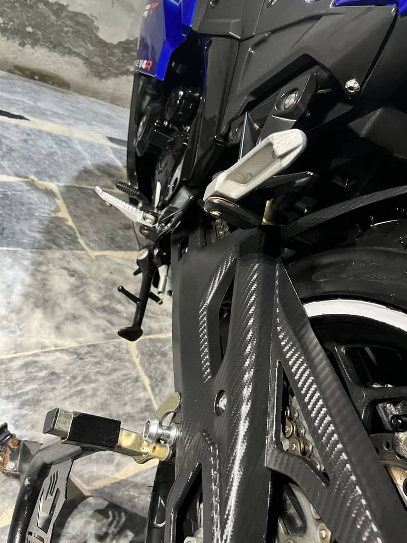 Ducati V4R 4