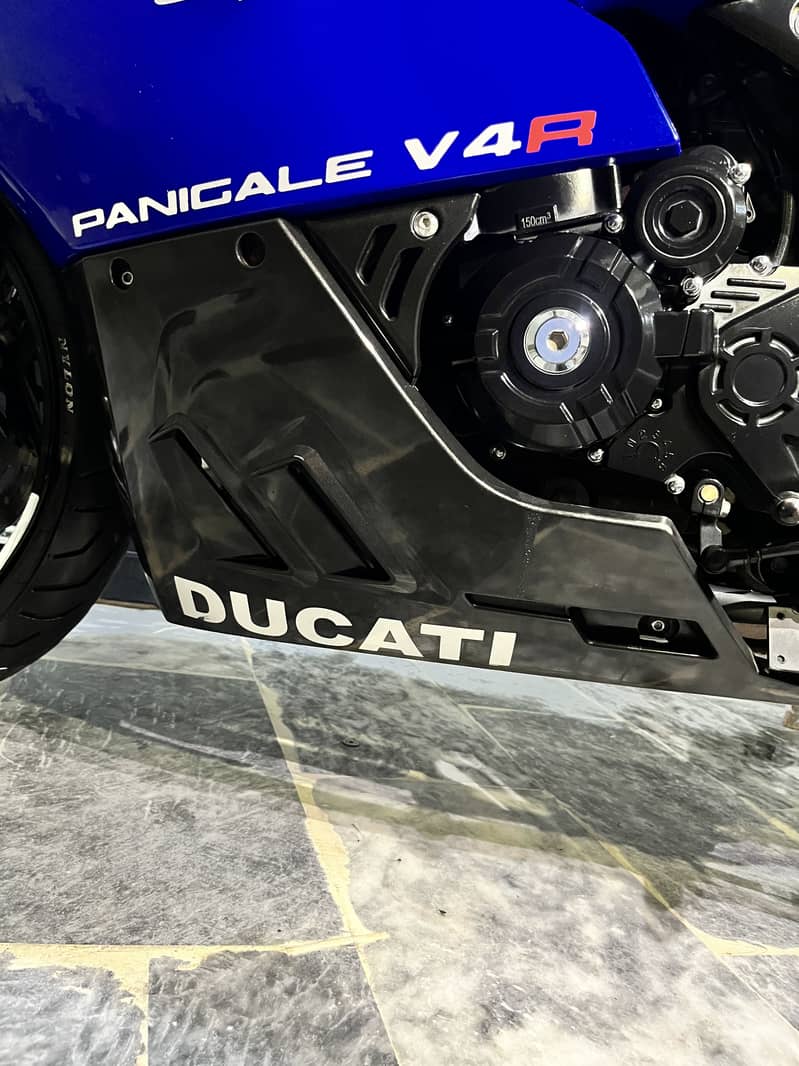 Ducati V4R 6