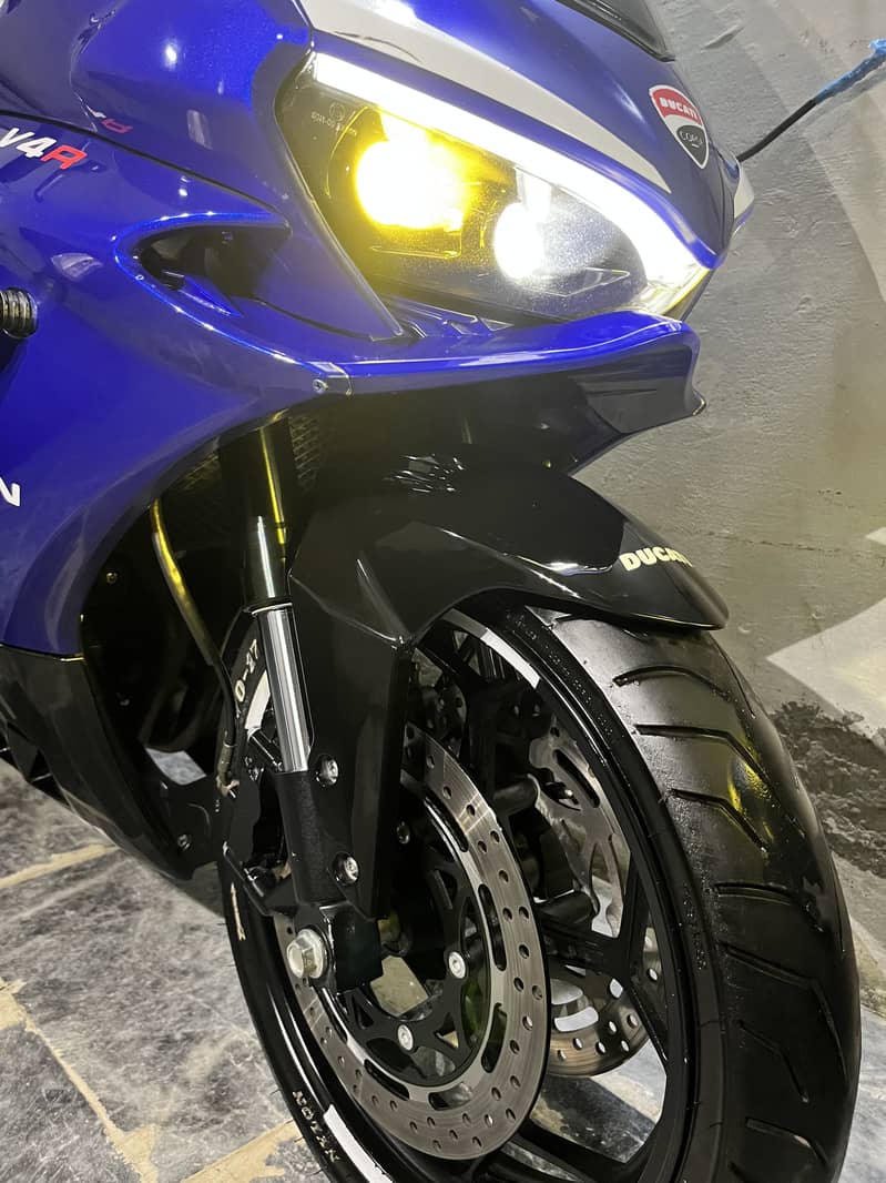 Ducati V4R 12