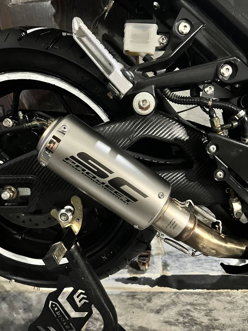 Ducati V4R 16