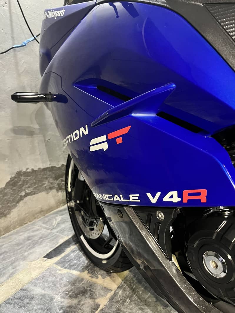 Ducati V4R 18