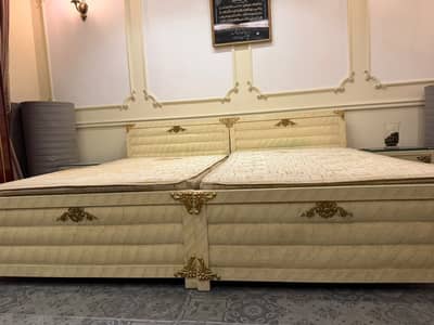 Single bed with side tablle