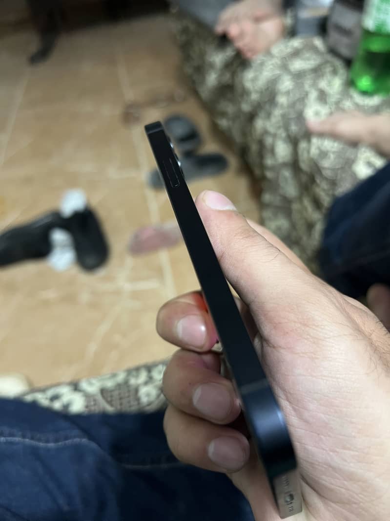 Apple iPhone 12 9