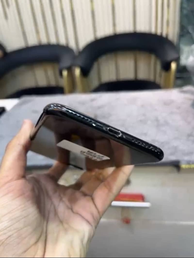 Apple iPhone 7 Plus 5