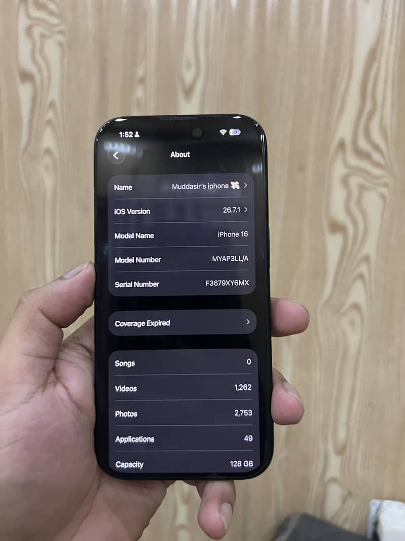 Apple iPhone 16 3