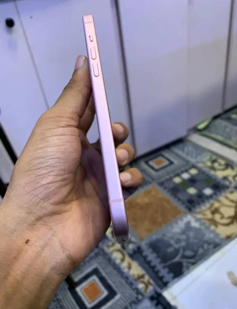 Apple iPhone 15 plus 2