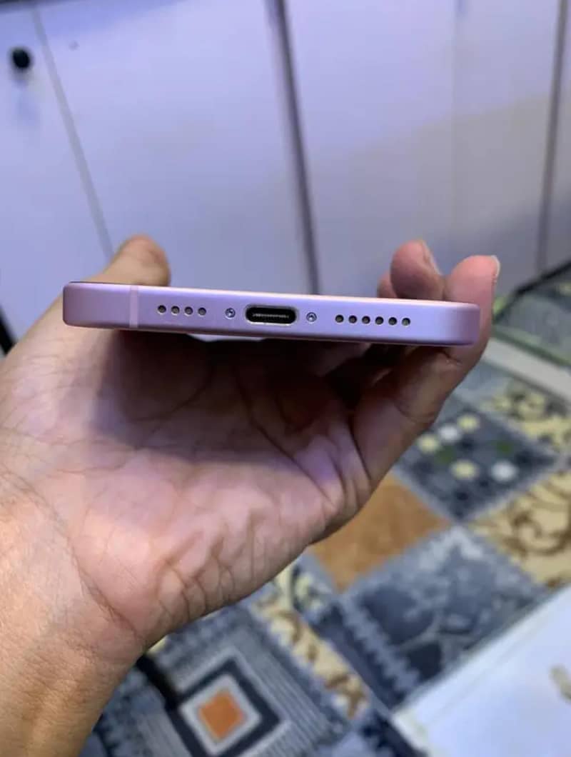 Apple iPhone 15 plus 3