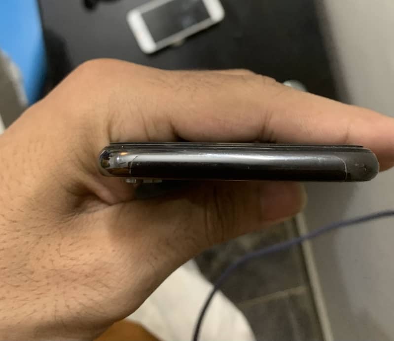 Apple iPhone X 5