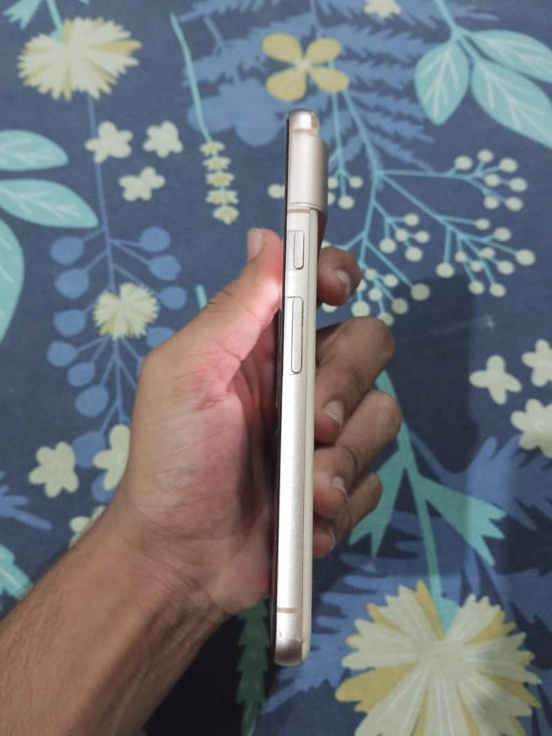 Google Pixel 8 2
