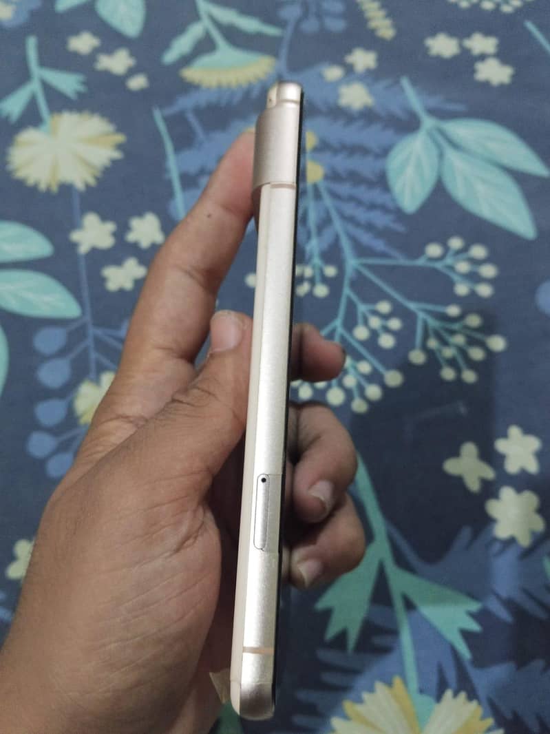 Google Pixel 8 4