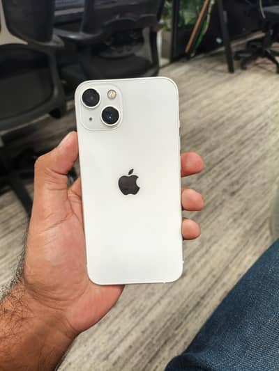 Apple iPhone 13