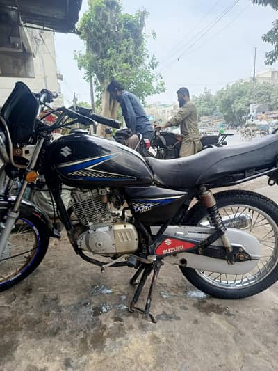 Suzuki GS 150 2012