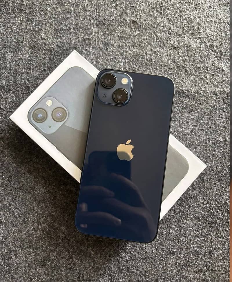 Apple iPhone 13 0
