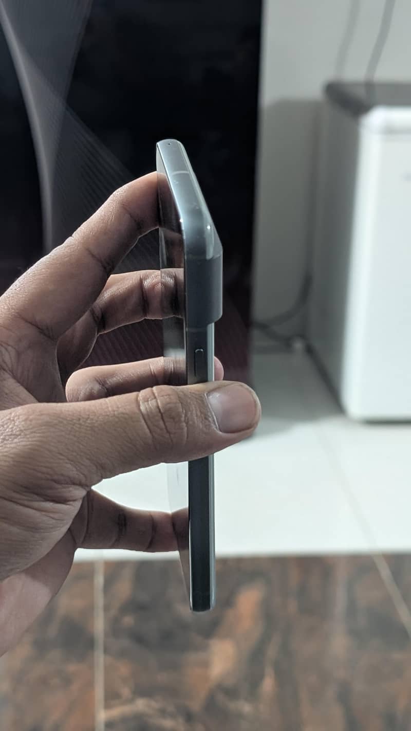 Google Pixel 8 4