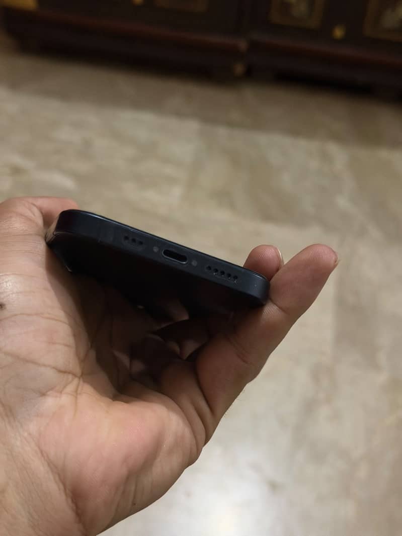 Apple iPhone 13 2