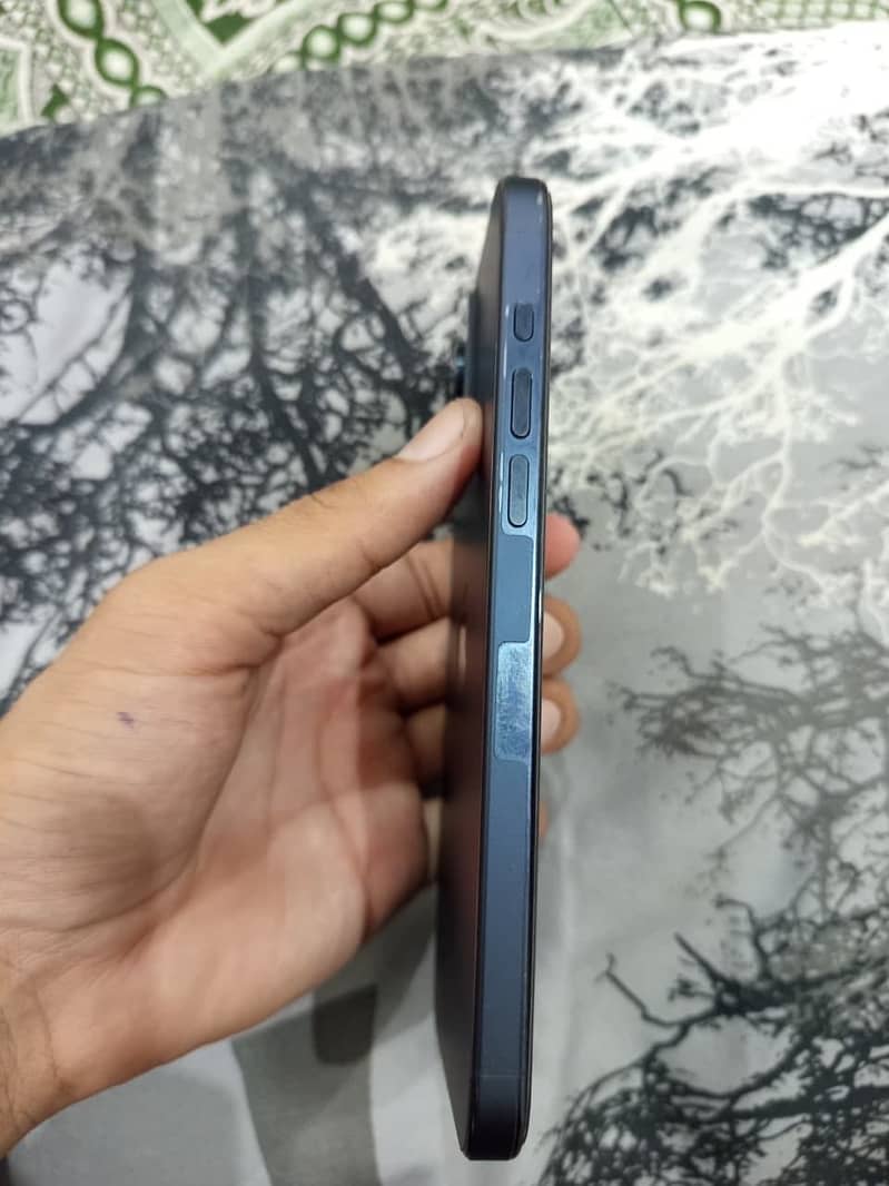 Apple iPhone 15 Pro Max 7